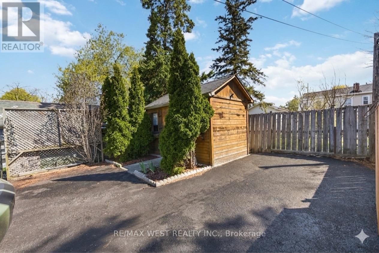 79 King Edward Avenue, Toronto, Ontario  M4C 5J5 - Photo 24 - E13675970