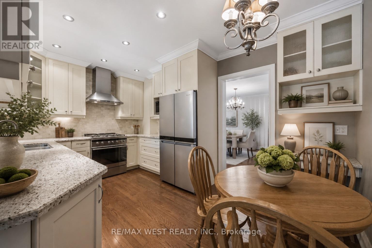 79 King Edward Avenue, Toronto, Ontario  M4C 5J5 - Photo 7 - E13675970