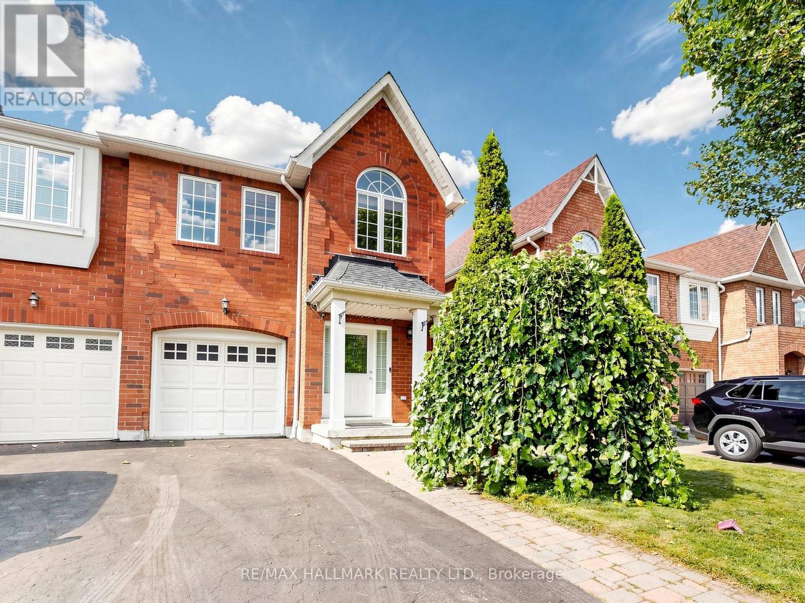 12 Stokely Crescent, Whitby, Ontario L1N 9S8 - Photo 1 - E13675976