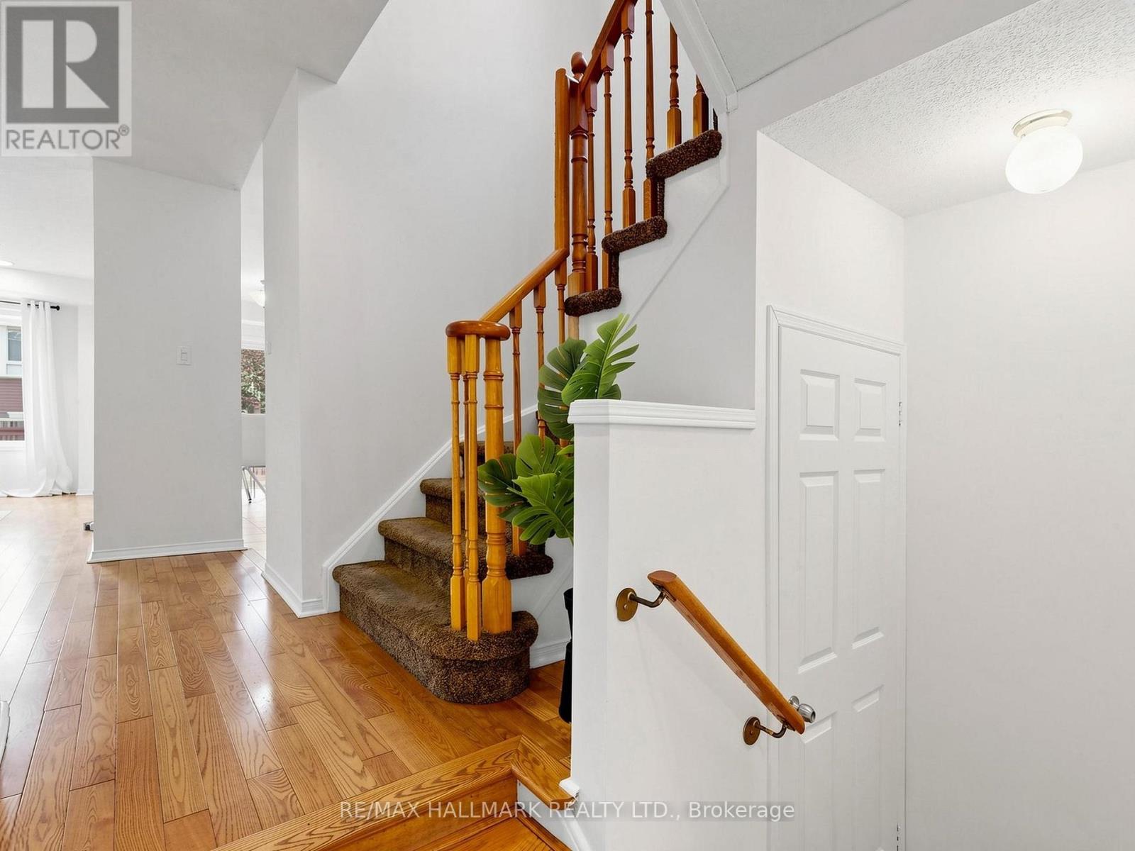 12 Stokely Crescent, Whitby, Ontario L1N 9S8 - Photo 7 - E13675976