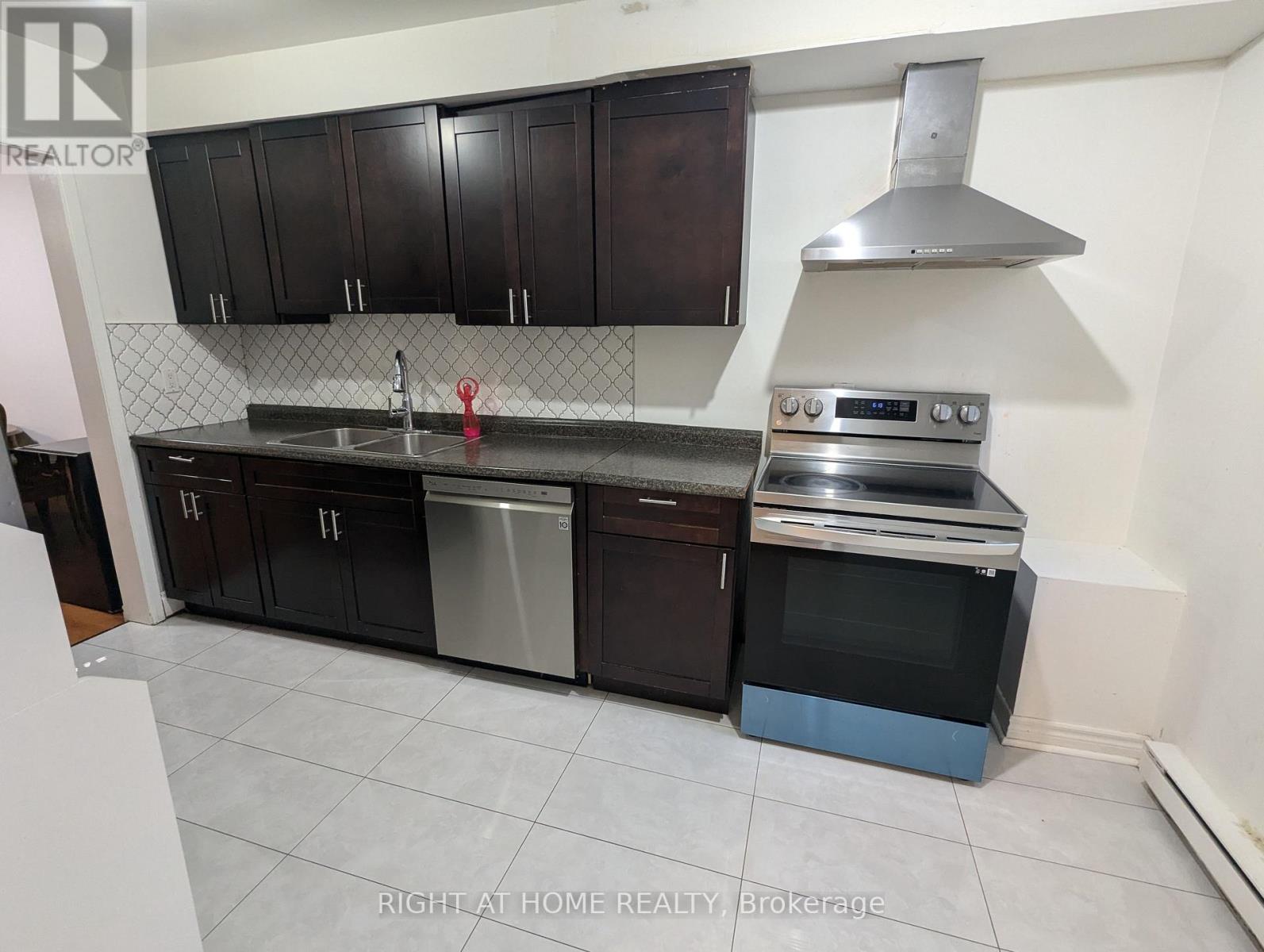 2 - 20 Hainford Street, Toronto, Ontario M1E 4Y5 - Photo 3 - E13676108
