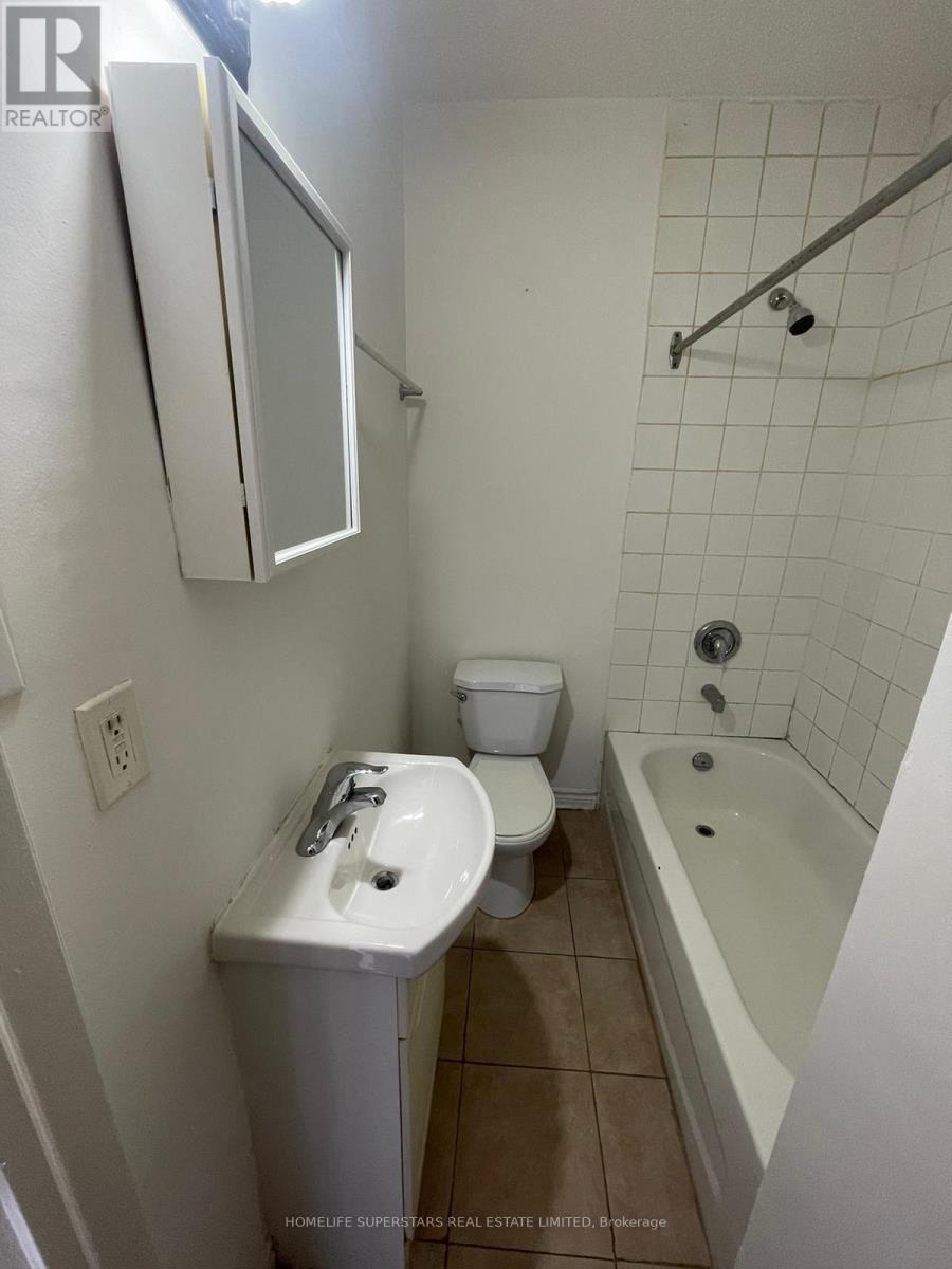 679 Danforth Avenue, Toronto, Ontario  M4J 1L2 - Photo 9 - E13676178