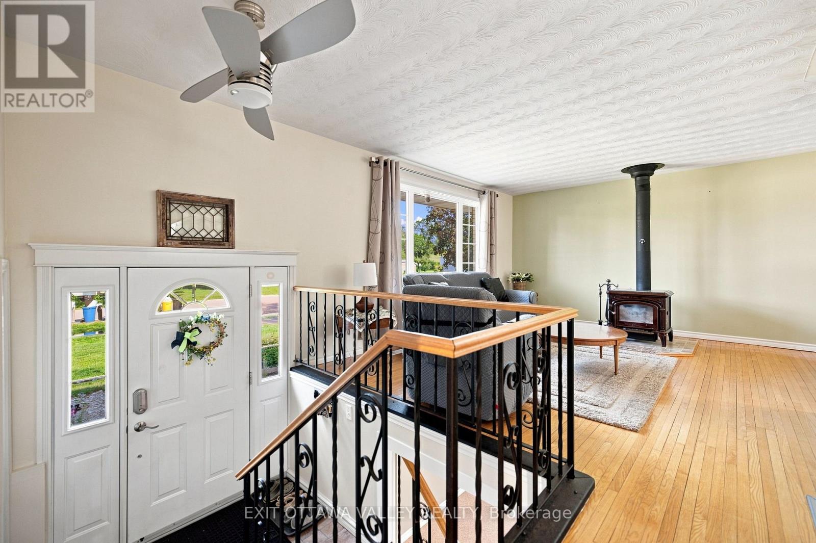5 Valley Street, Laurentian Valley, Ontario  K8A 8R3 - Photo 19 - X13676158