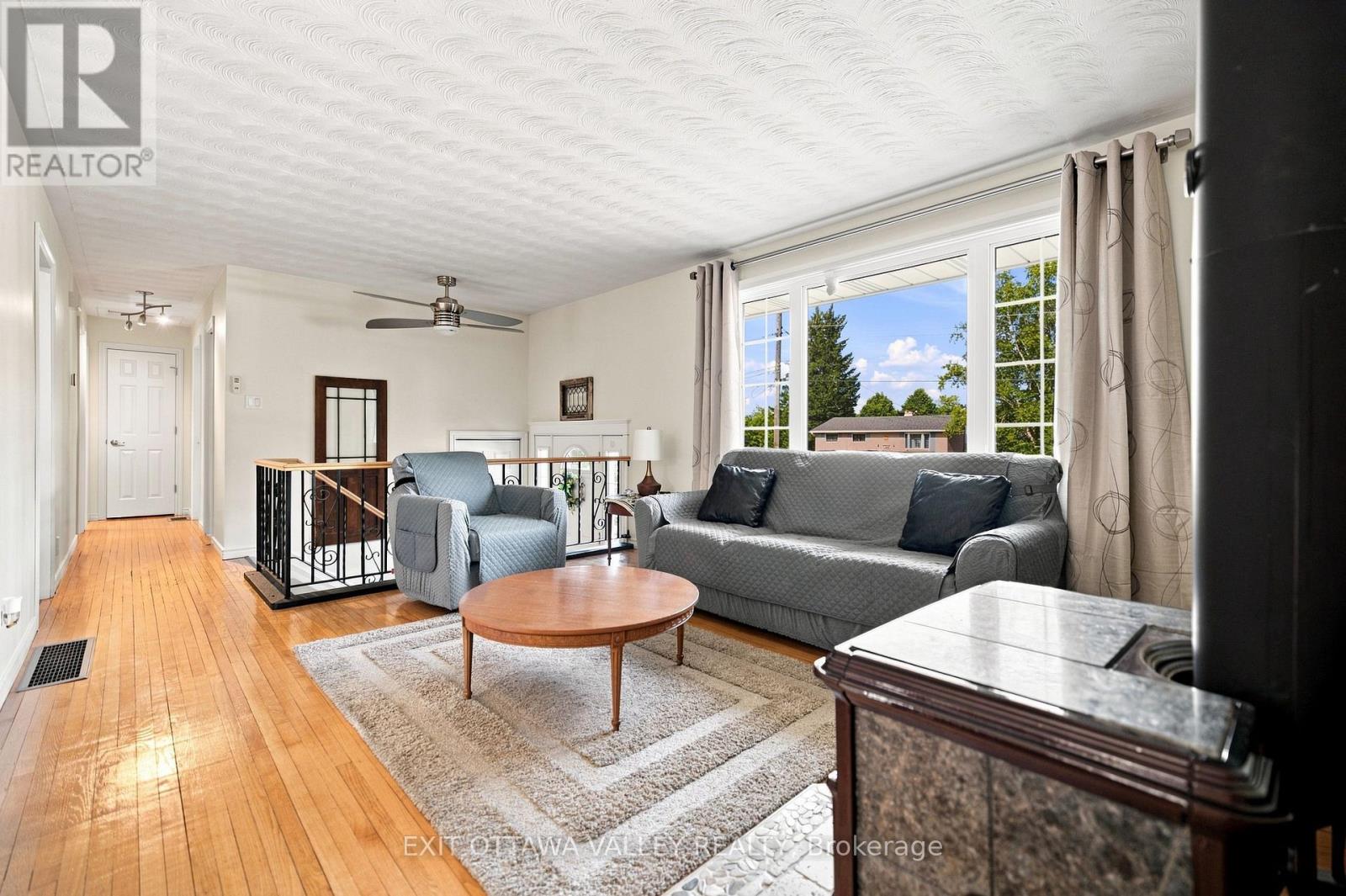 5 Valley Street, Laurentian Valley, Ontario  K8A 8R3 - Photo 20 - X13676158