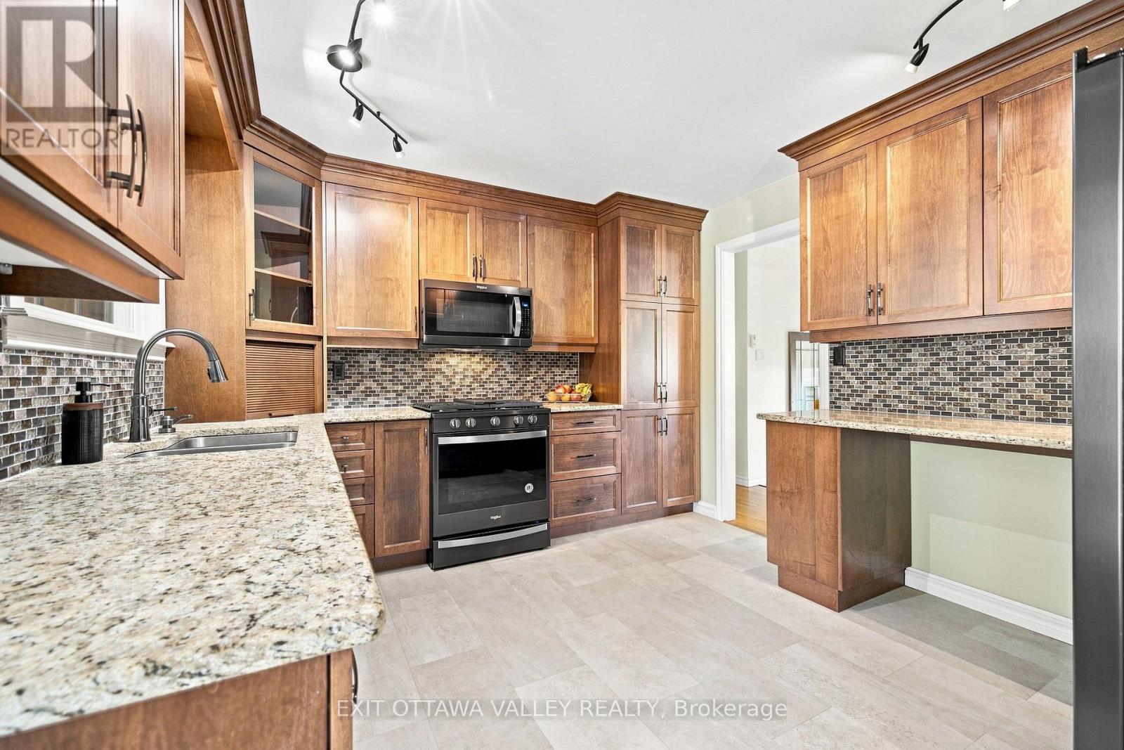 5 Valley Street, Laurentian Valley, Ontario  K8A 8R3 - Photo 26 - X13676158