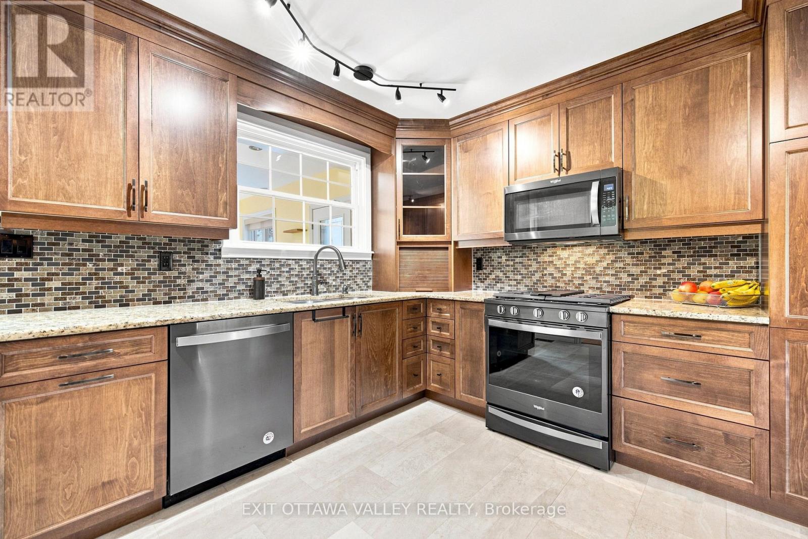 5 Valley Street, Laurentian Valley, Ontario  K8A 8R3 - Photo 30 - X13676158