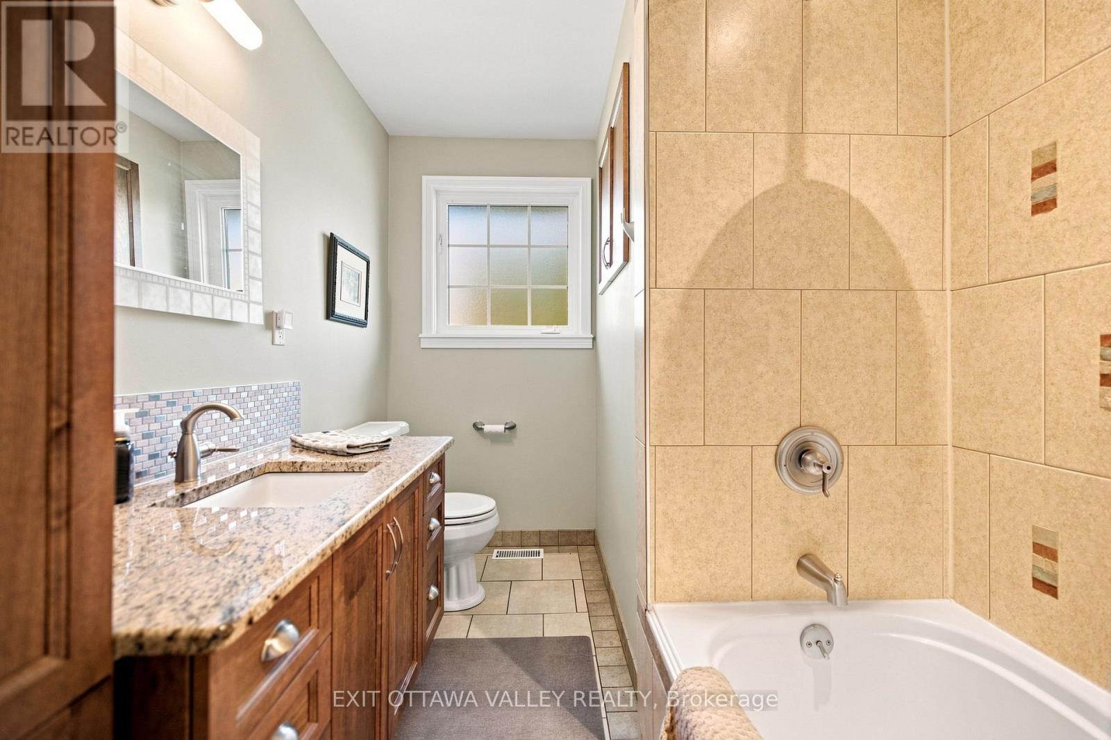 5 Valley Street, Laurentian Valley, Ontario  K8A 8R3 - Photo 31 - X13676158