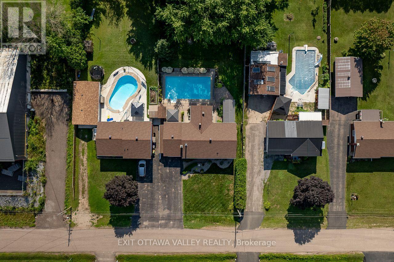 5 Valley Street, Laurentian Valley, Ontario  K8A 8R3 - Photo 47 - X13676158
