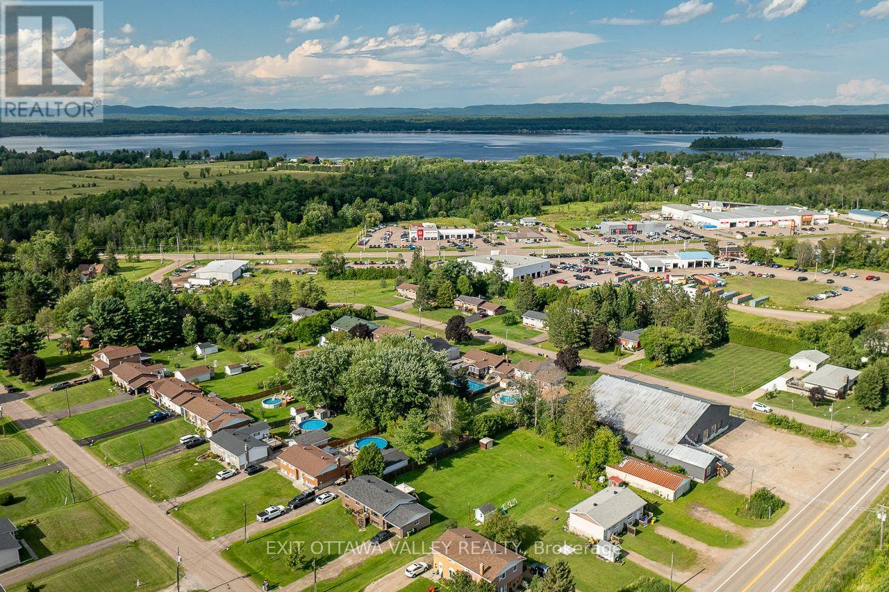 5 Valley Street, Laurentian Valley, Ontario  K8A 8R3 - Photo 49 - X13676158