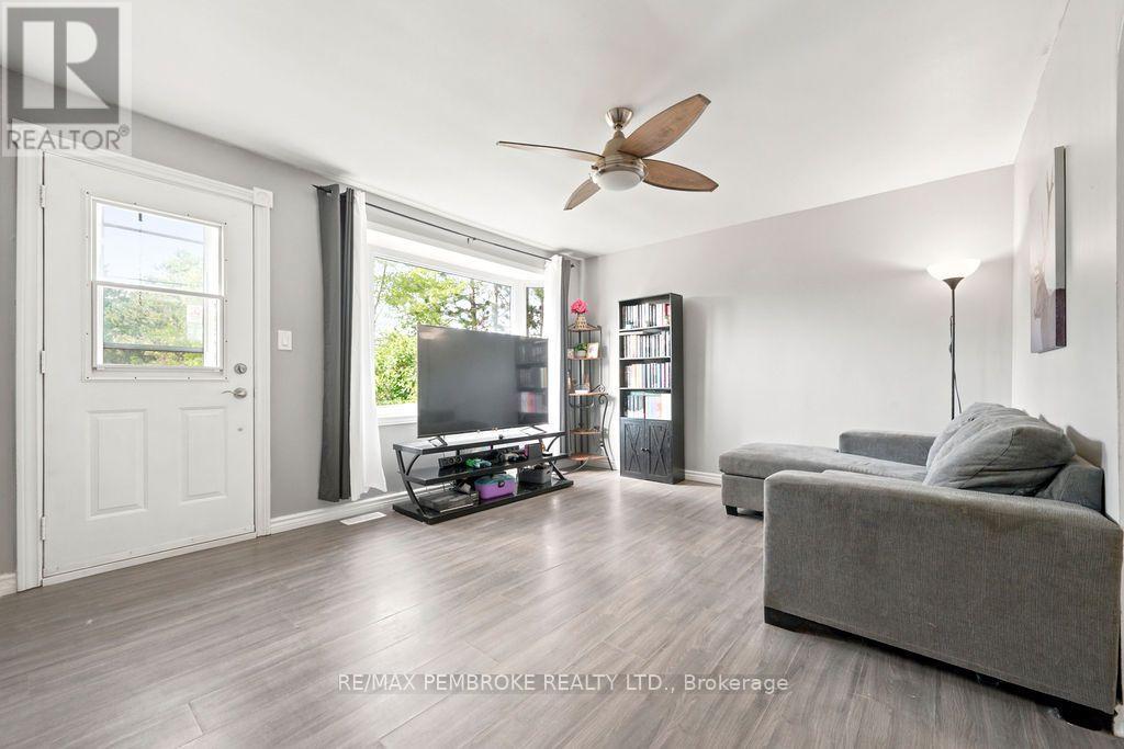 1 New Street, Petawawa, Ontario  K8H 2H4 - Photo 16 - X13676172