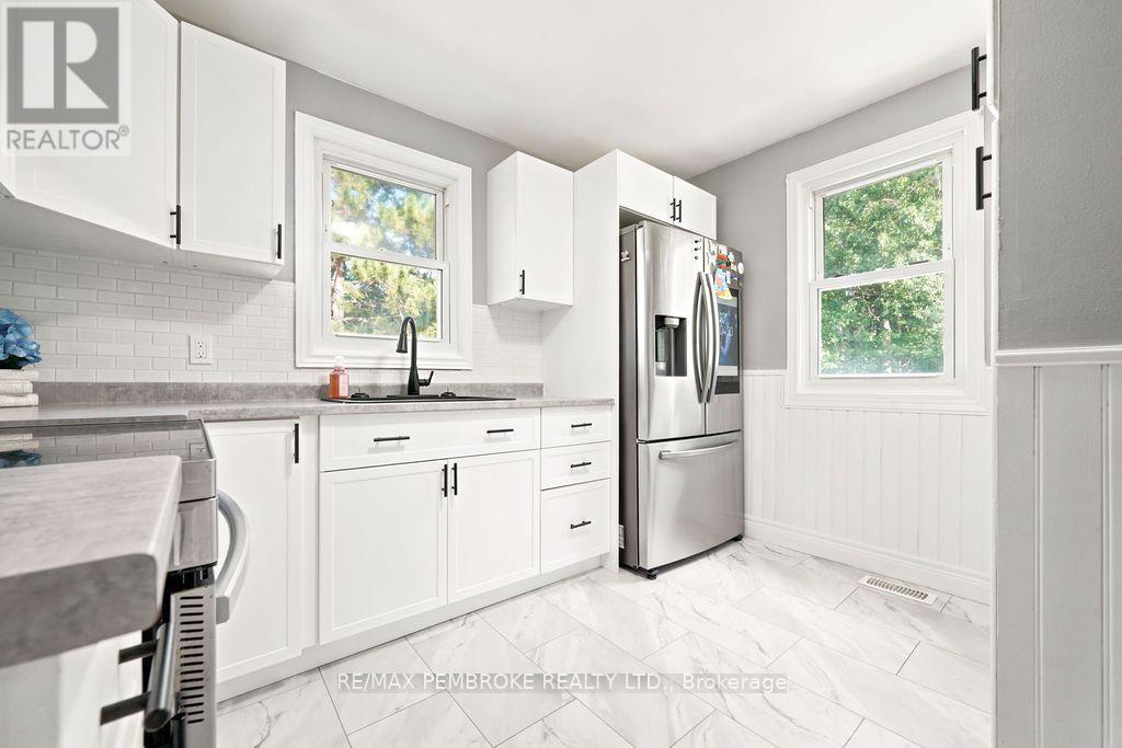 1 New Street, Petawawa, Ontario  K8H 2H4 - Photo 8 - X13676172