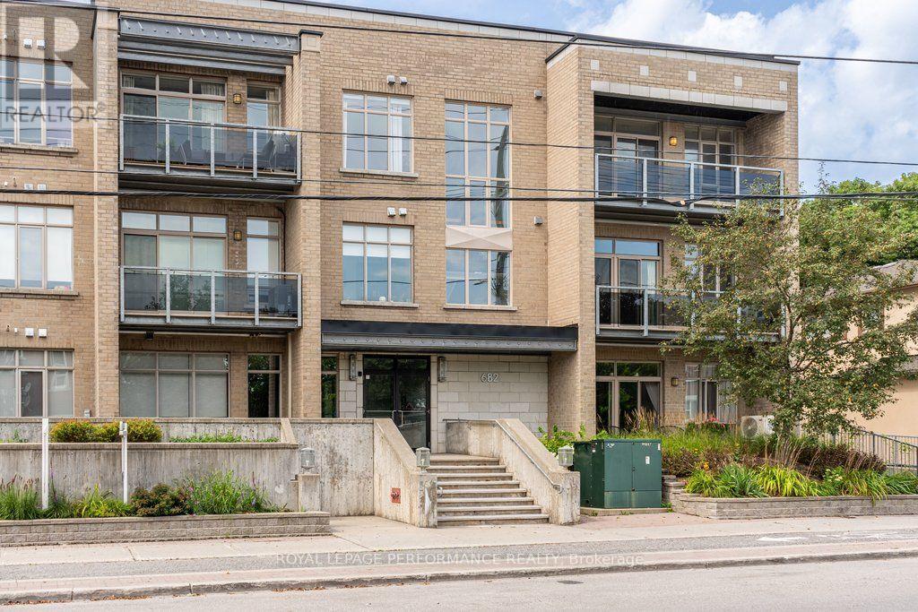 201 - 682 Churchill Avenue, Ottawa, Ontario K1Z 5G5 - Photo 2 - X13676134