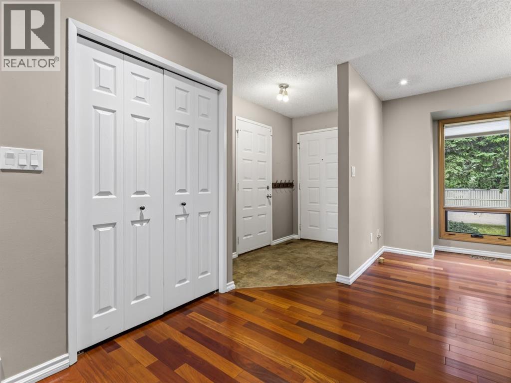 76 Deermoss Crescent Se, Calgary, Alberta  T2J 6P4 - Photo 7 - A2337251