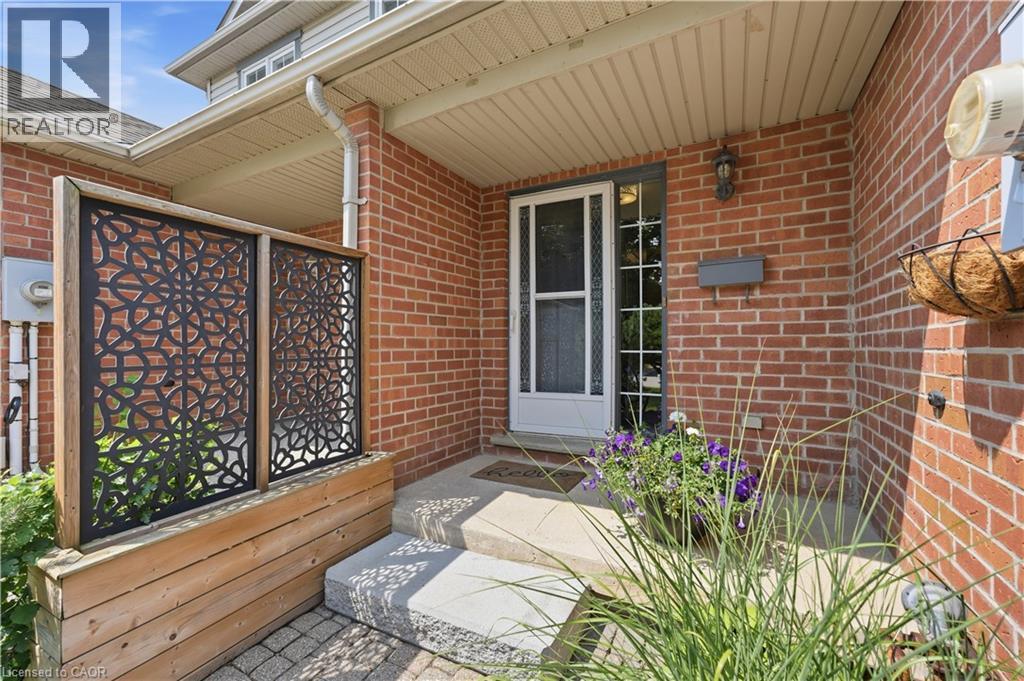 27 Bronte Court, Waterdown, Ontario  L9H 7N2 - Photo 2 - 40854669