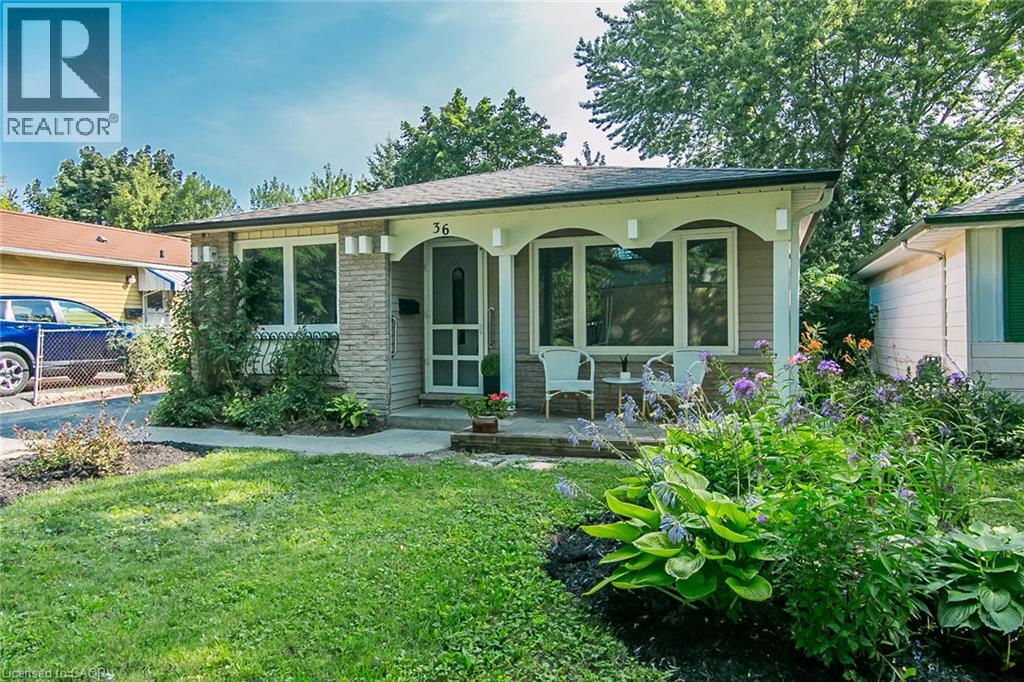 36 Amos Avenue, Waterloo, Ontario  N2L 5G3 - Photo 4 - 40855037