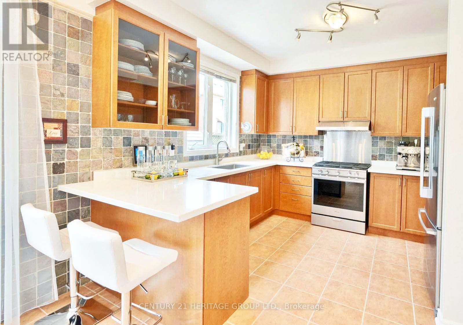 29 Kingshill Road, Richmond Hill, Ontario  L4E 4B1 - Photo 8 - N13675966