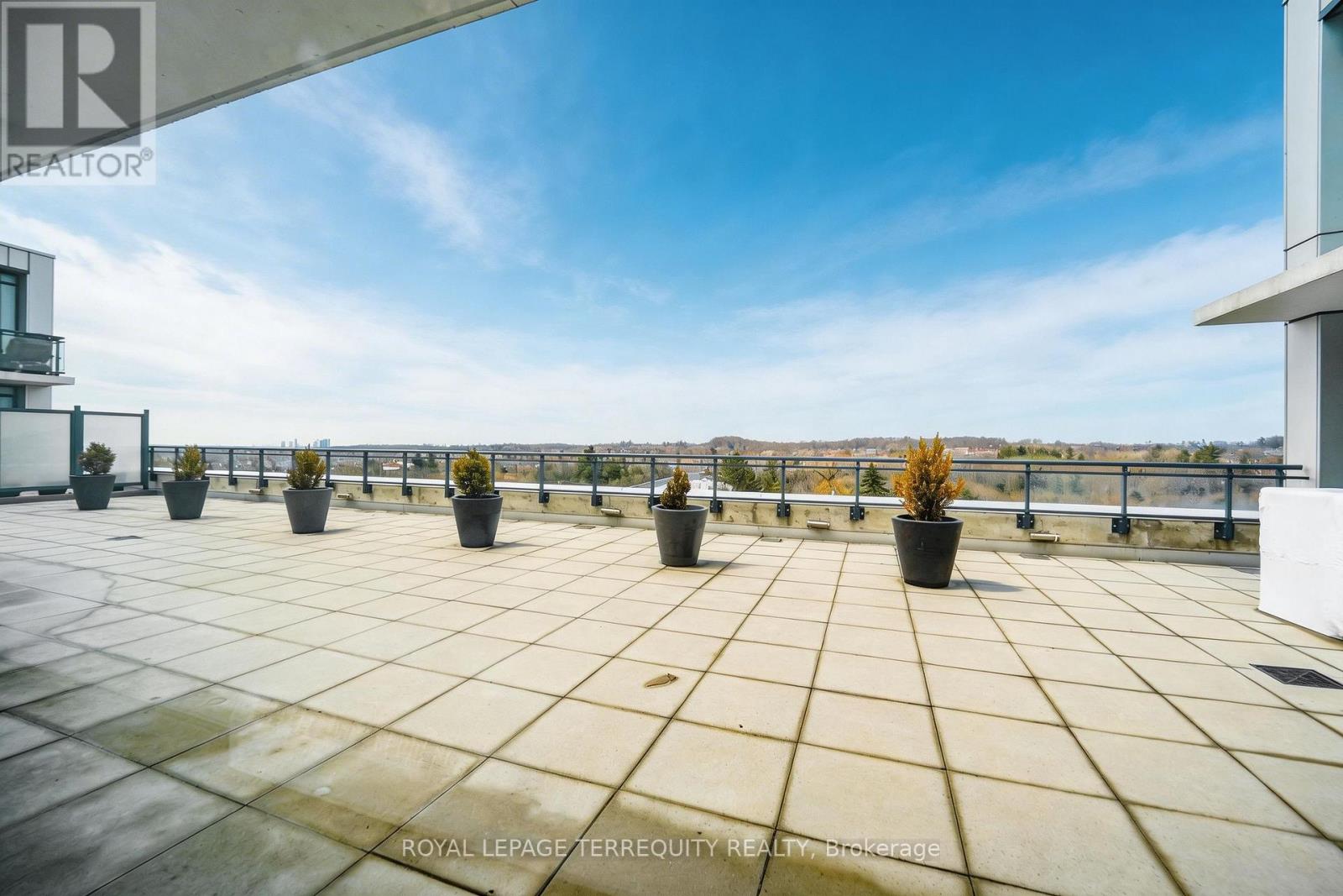 728 - 11611 Yonge Street, Richmond Hill, Ontario  L4E 1G2 - Photo 7 - N13675984