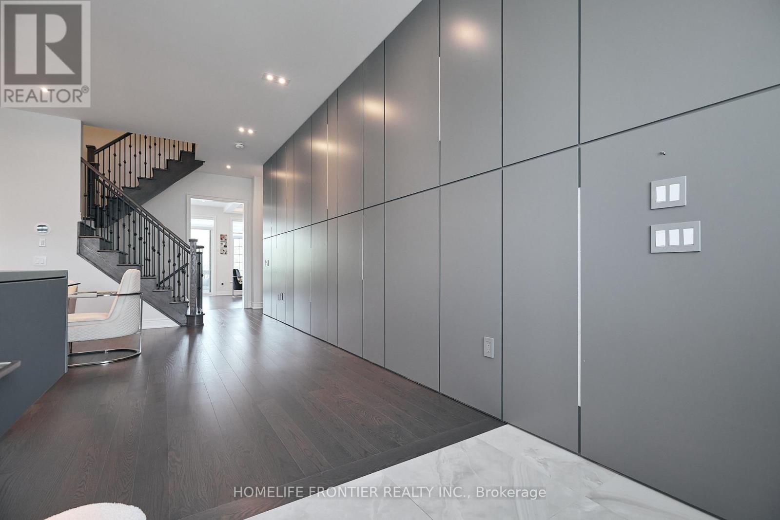 296 Ben Sinclair Avenue, East Gwillimbury, Ontario  L9N 0Z1 - Photo 4 - N13676048
