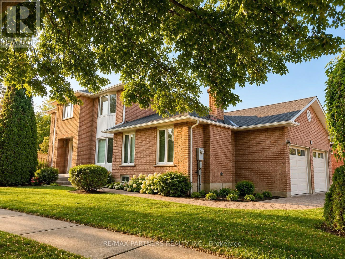 2 Glenhurst Road, Richmond Hill (Doncrest), Ontario  L4B 2C9 - Photo 3 - N13676154