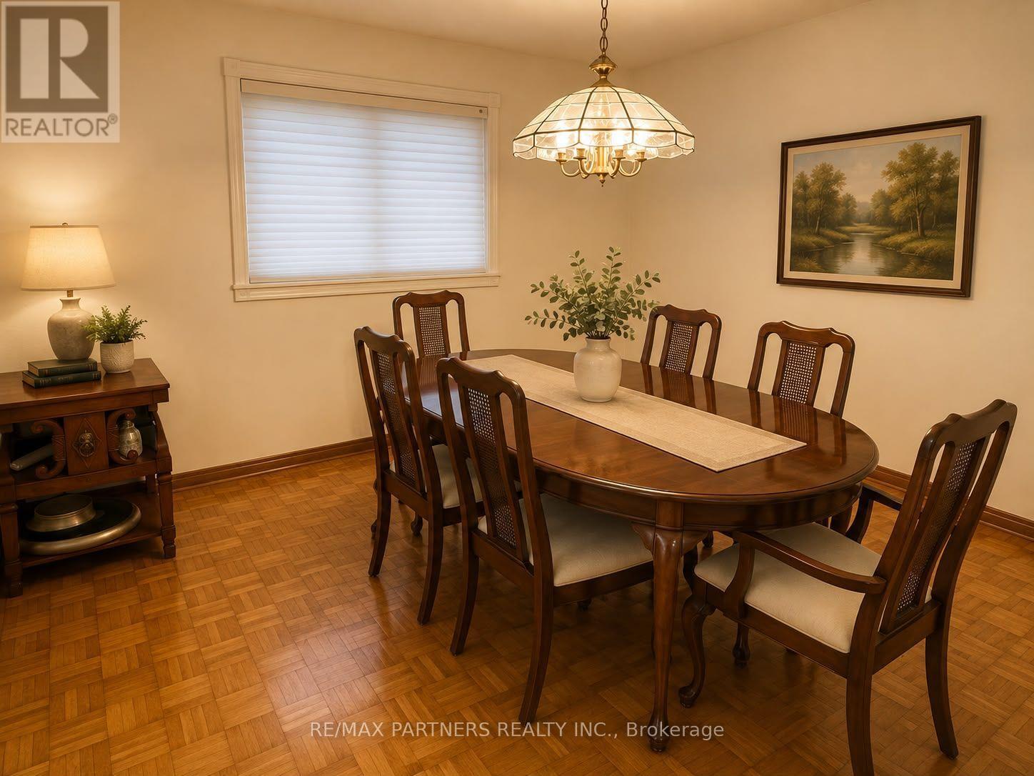 2 Glenhurst Road, Richmond Hill (Doncrest), Ontario  L4B 2C9 - Photo 8 - N13676154