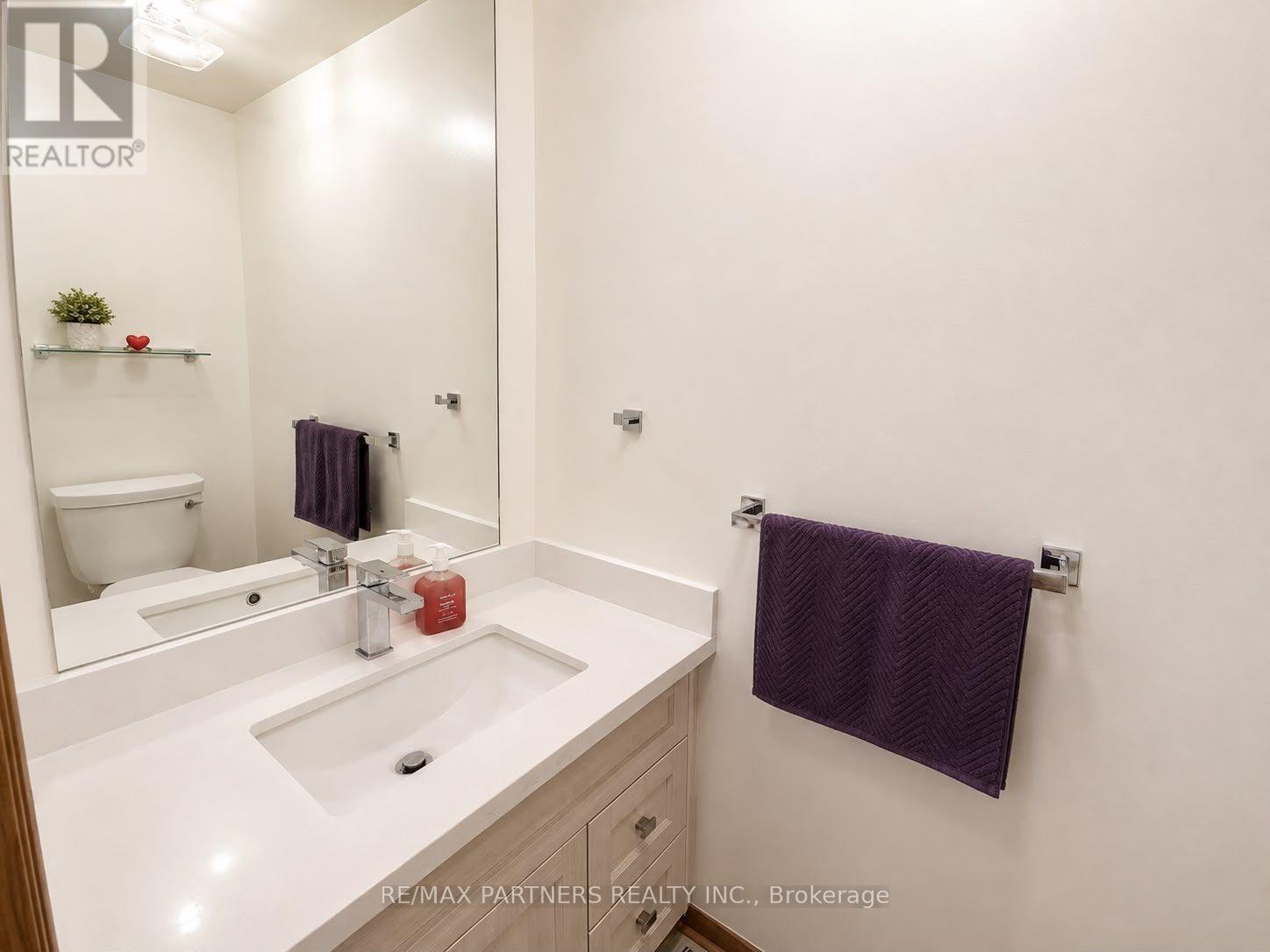 2 Glenhurst Road, Richmond Hill (Doncrest), Ontario  L4B 2C9 - Photo 9 - N13676154