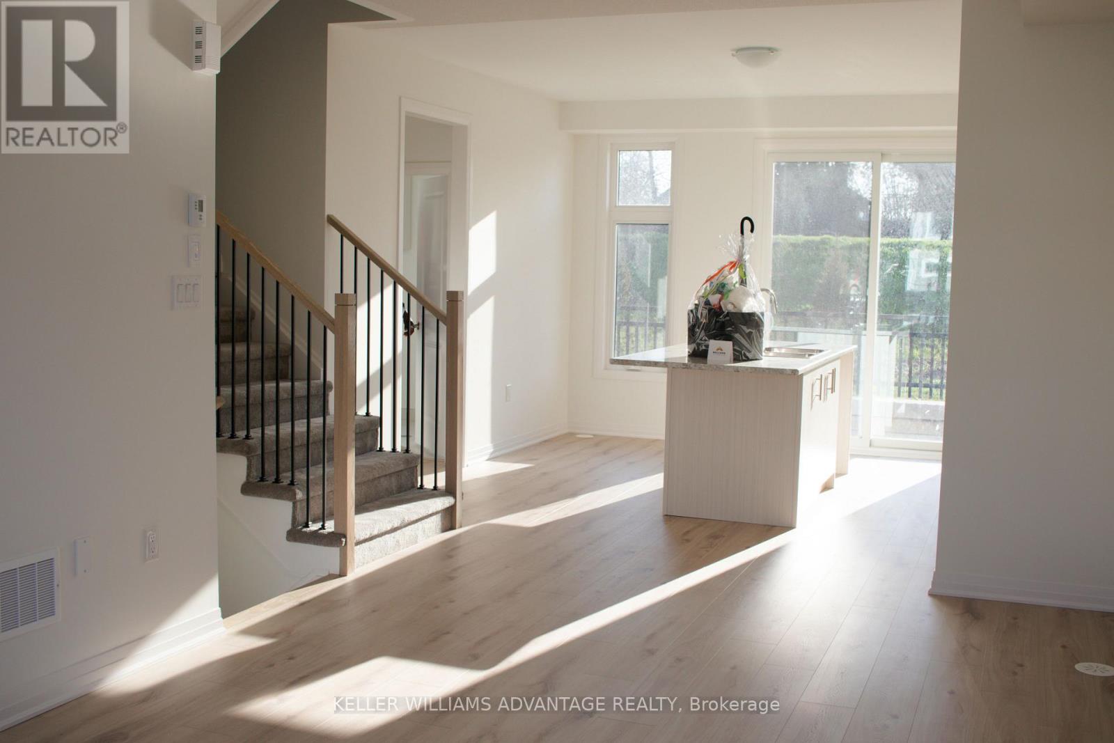 44 Totten Trail, New Tecumseth (Tottenham), Ontario L0G 1W0 - Photo 4 - N13676274
