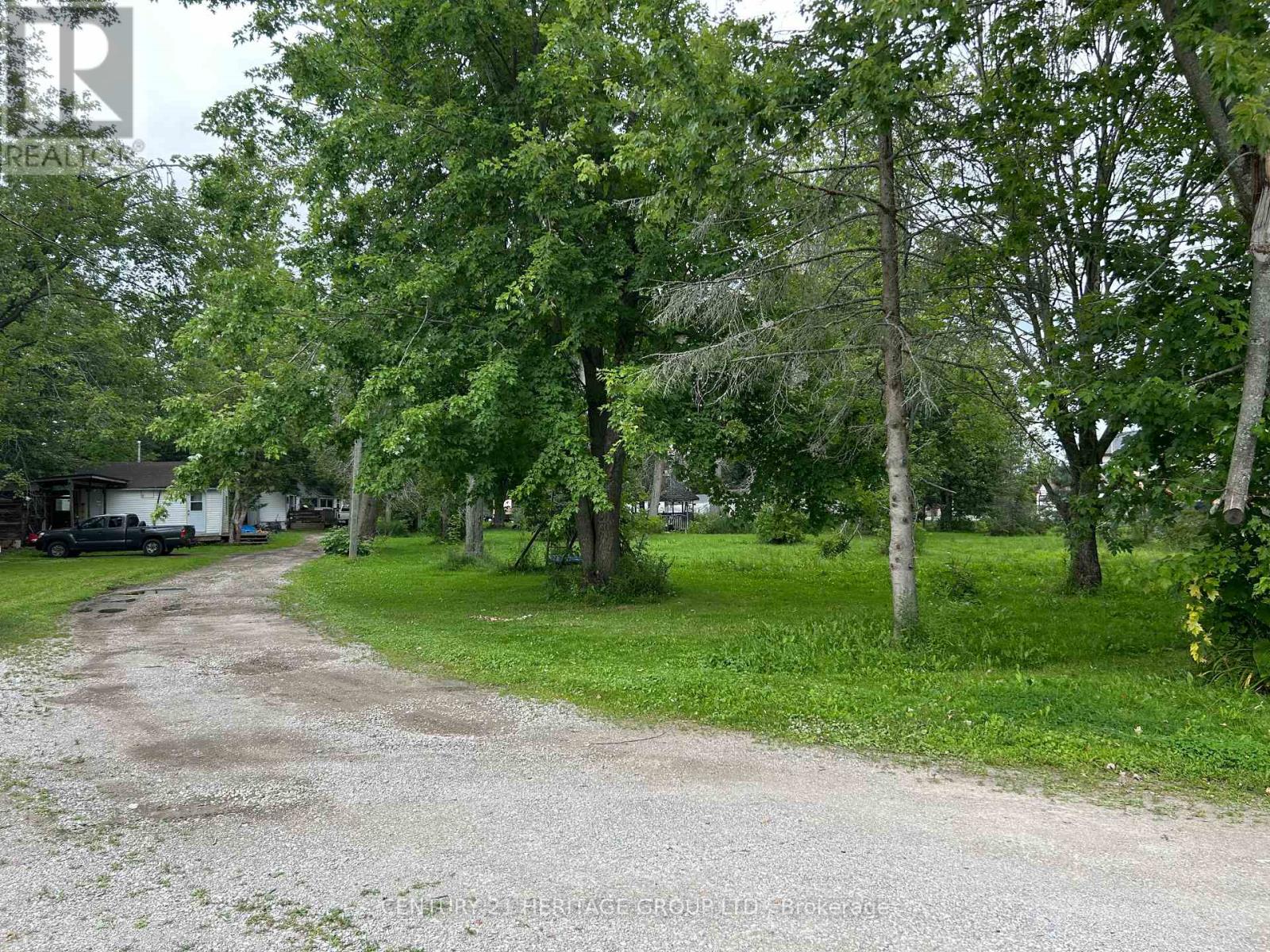 3792 Wood Avenue, Severn (West Shore), Ontario L3V 0T9 - Photo 3 - S13676120