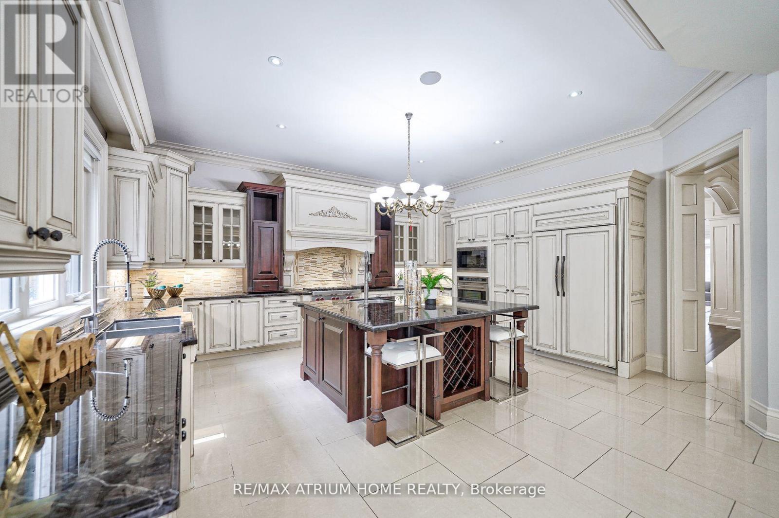 18 Heathcote Avenue, Toronto, Ontario  M2L 1Y7 - Photo 11 - C13674474