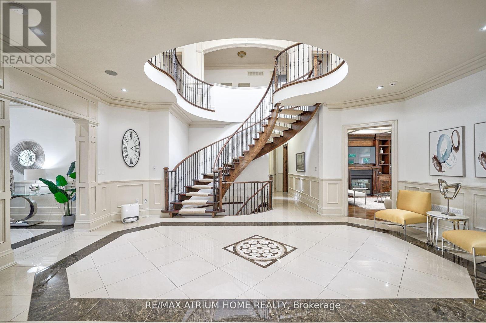 18 Heathcote Avenue, Toronto, Ontario  M2L 1Y7 - Photo 3 - C13674474