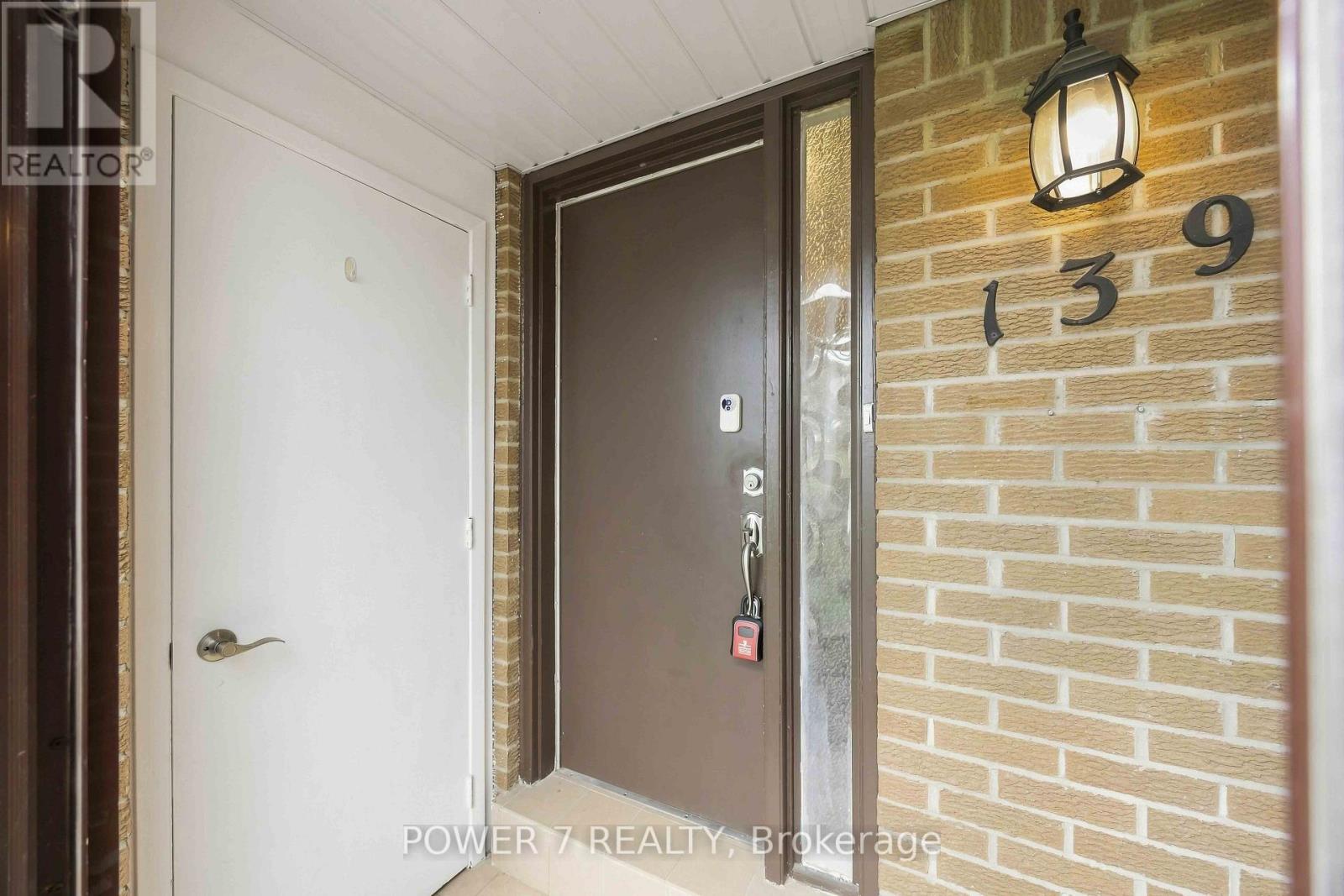 139 Carolbreen Square, Toronto, Ontario  M1V 1J1 - Photo 6 - E13667714