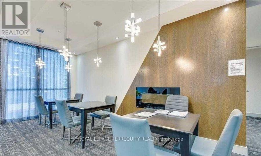 2307 - 75 Eglinton Avenue W, Mississauga, Ontario  L5R 0E5 - Photo 18 - W13652214