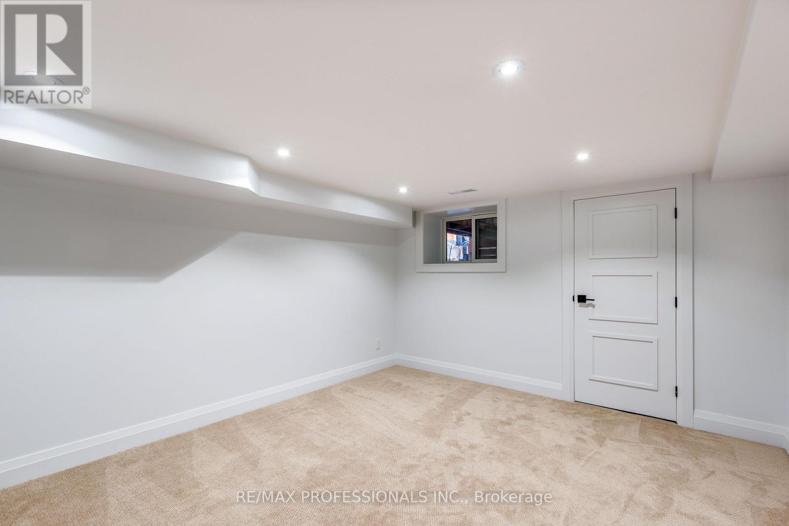 546 Beresford Avenue, Toronto, Ontario  M6S 3C3 - Photo 18 - W13675964