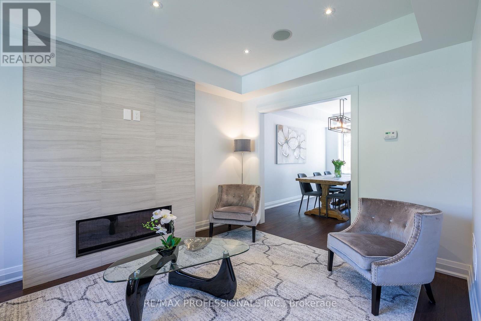 546 Beresford Avenue, Toronto, Ontario  M6S 3C3 - Photo 3 - W13675964