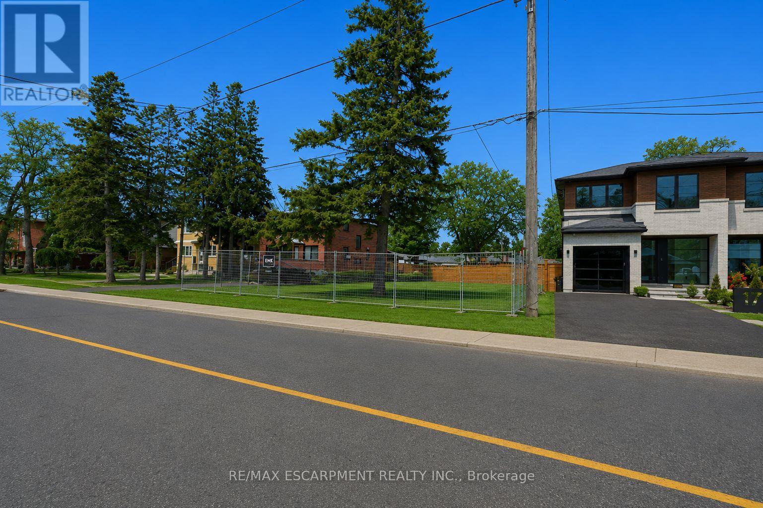 19b Broadview Avenue, Mississauga, Ontario  L5H 2S8 - Photo 12 - W13675978