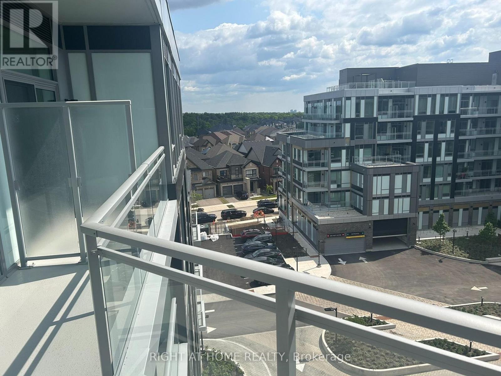 641 - 2501 Saw Whet Boulevard, Oakville, Ontario  L6M 5N2 - Photo 3 - W13675980