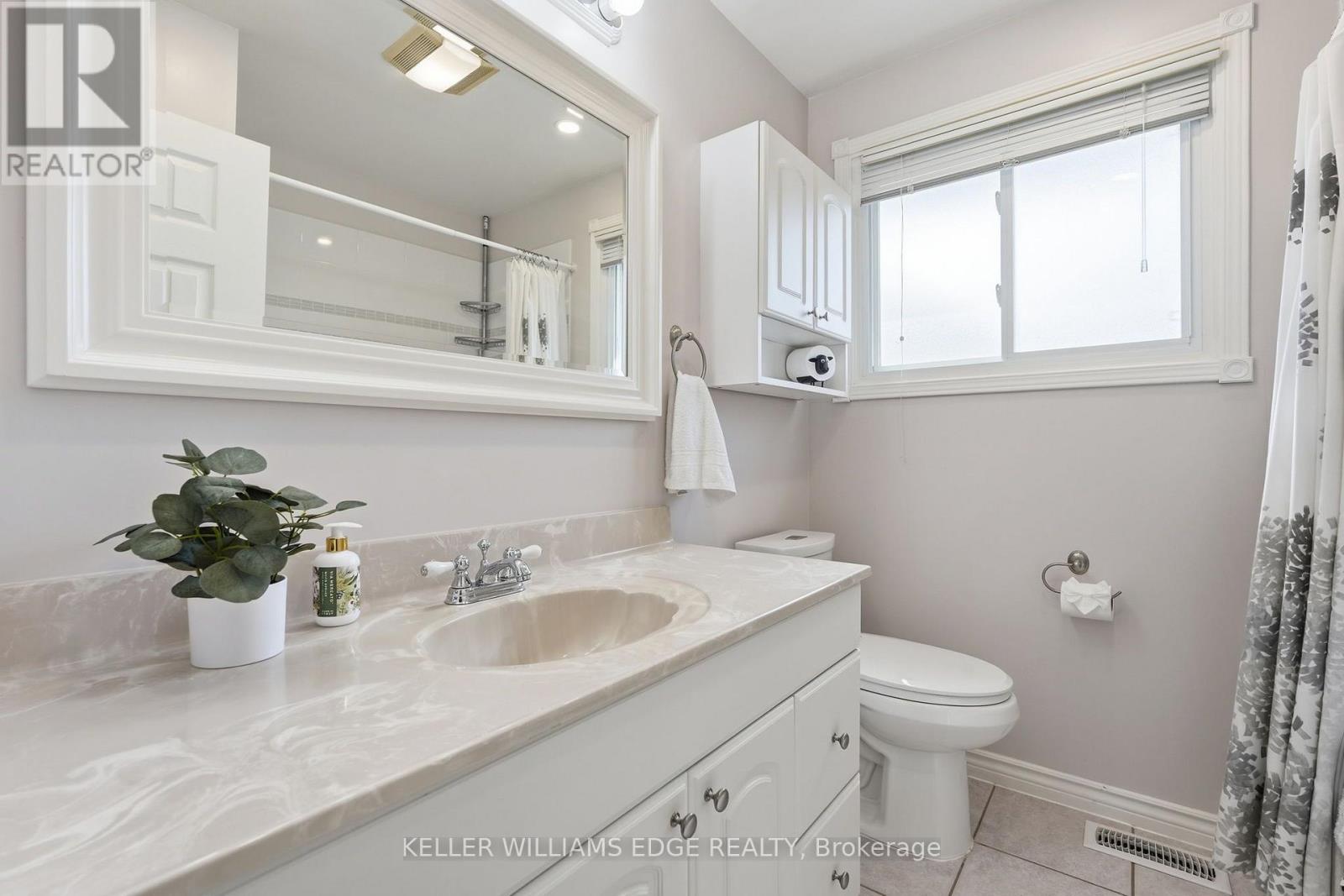596 Louise Drive, Burlington, Ontario  L7L 2T9 - Photo 23 - W13676022
