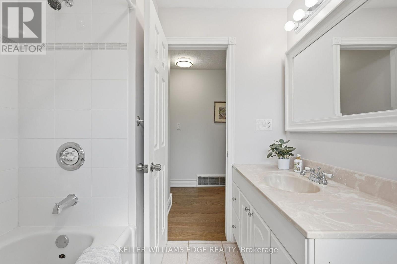 596 Louise Drive, Burlington, Ontario  L7L 2T9 - Photo 24 - W13676022