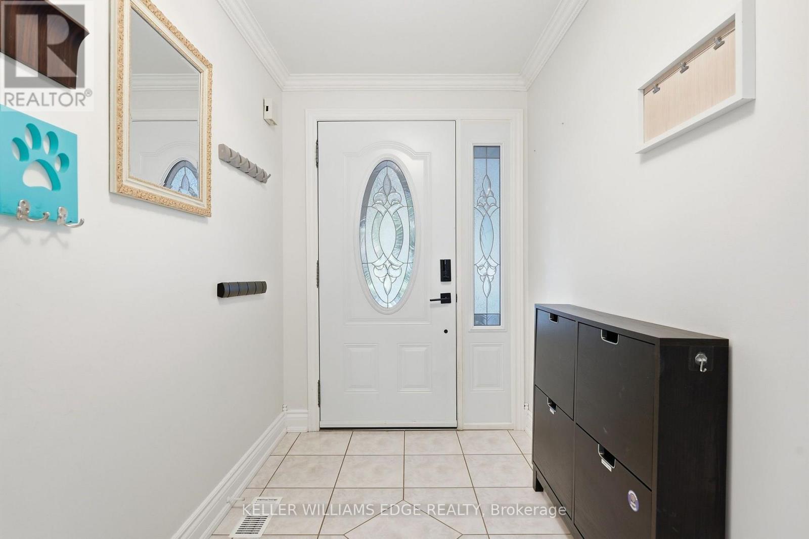 596 Louise Drive, Burlington, Ontario  L7L 2T9 - Photo 4 - W13676022
