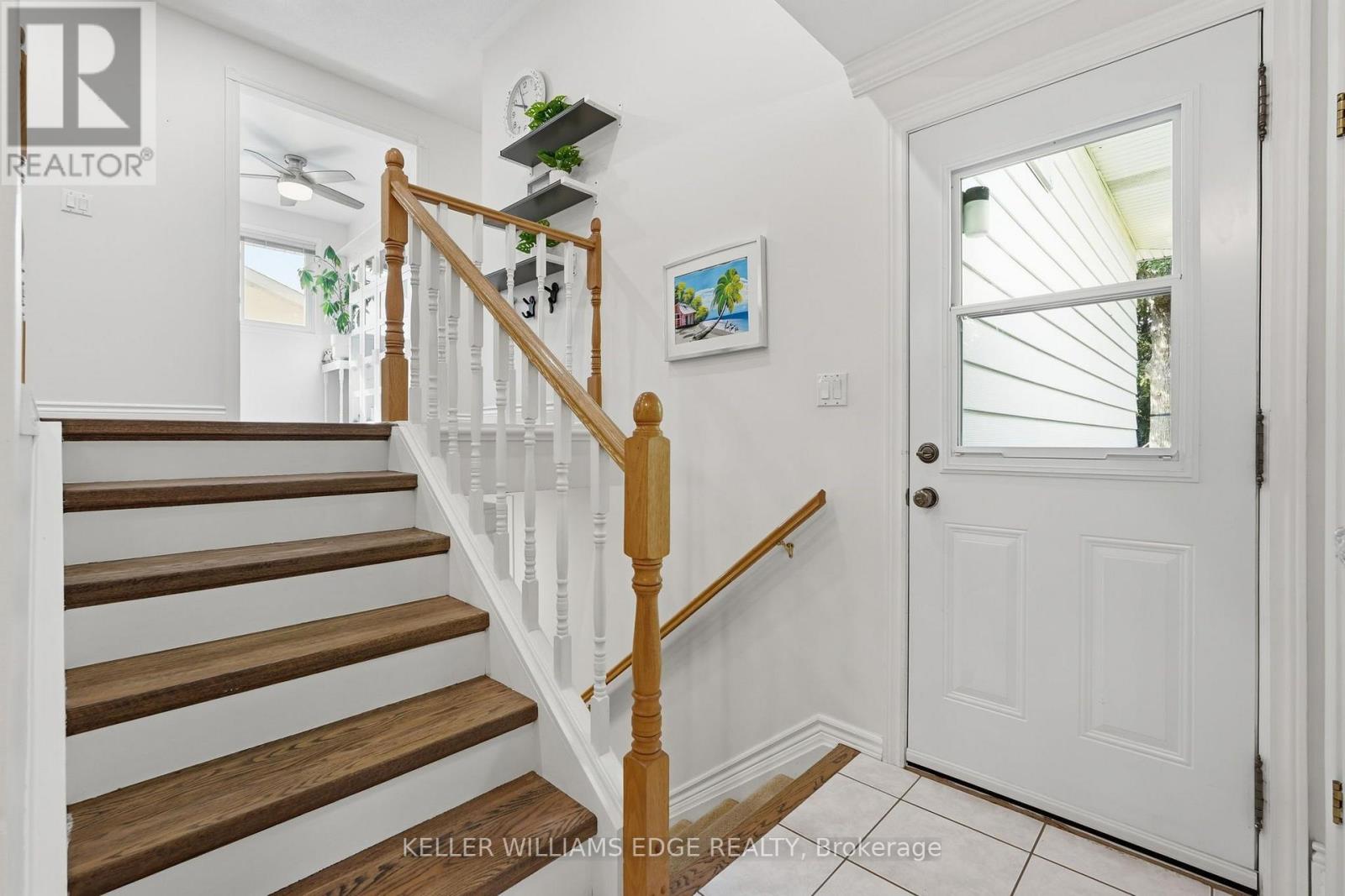 596 Louise Drive, Burlington, Ontario  L7L 2T9 - Photo 6 - W13676022