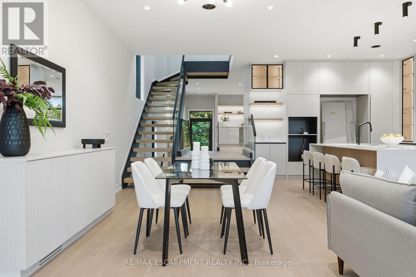 957 Halliday Avenue, Mississauga, Ontario  L5E 1P4 - Photo 19 - W13676056