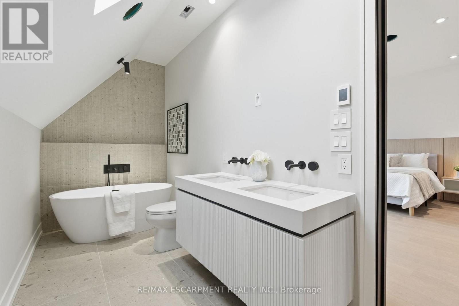 957 Halliday Avenue, Mississauga, Ontario  L5E 1P4 - Photo 28 - W13676056
