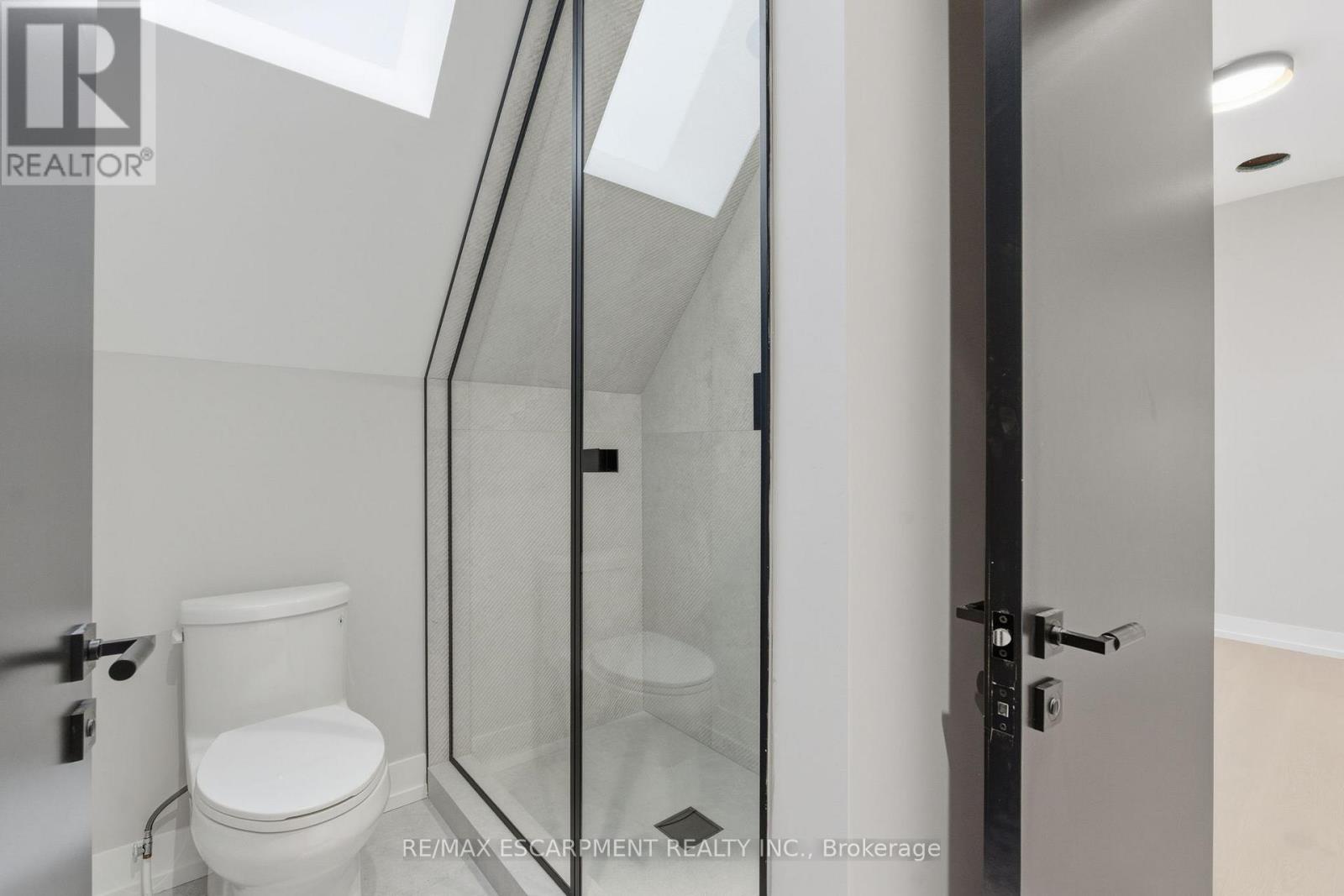 957 Halliday Avenue, Mississauga, Ontario  L5E 1P4 - Photo 34 - W13676056
