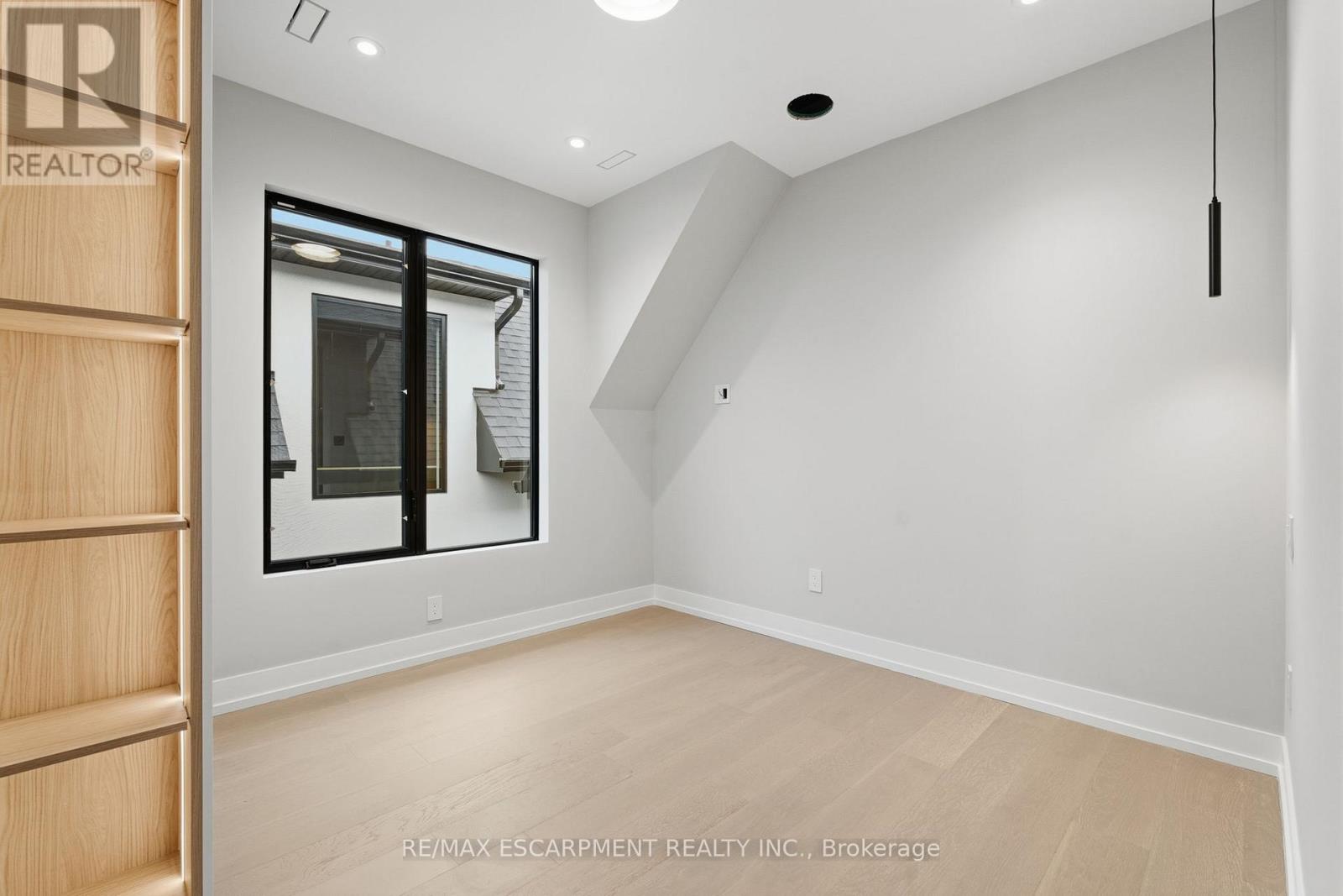 957 Halliday Avenue, Mississauga, Ontario  L5E 1P4 - Photo 36 - W13676056