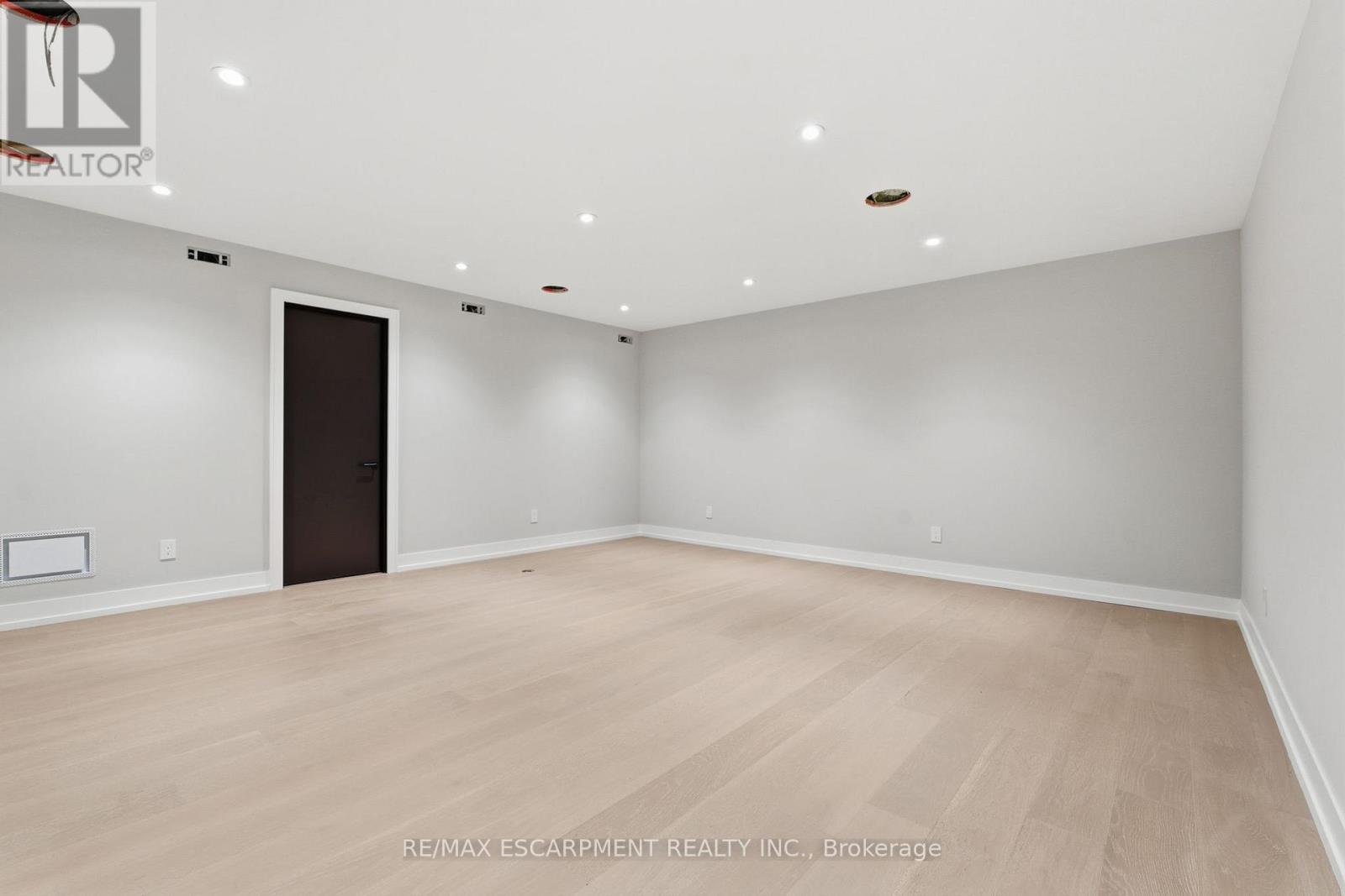957 Halliday Avenue, Mississauga, Ontario  L5E 1P4 - Photo 44 - W13676056