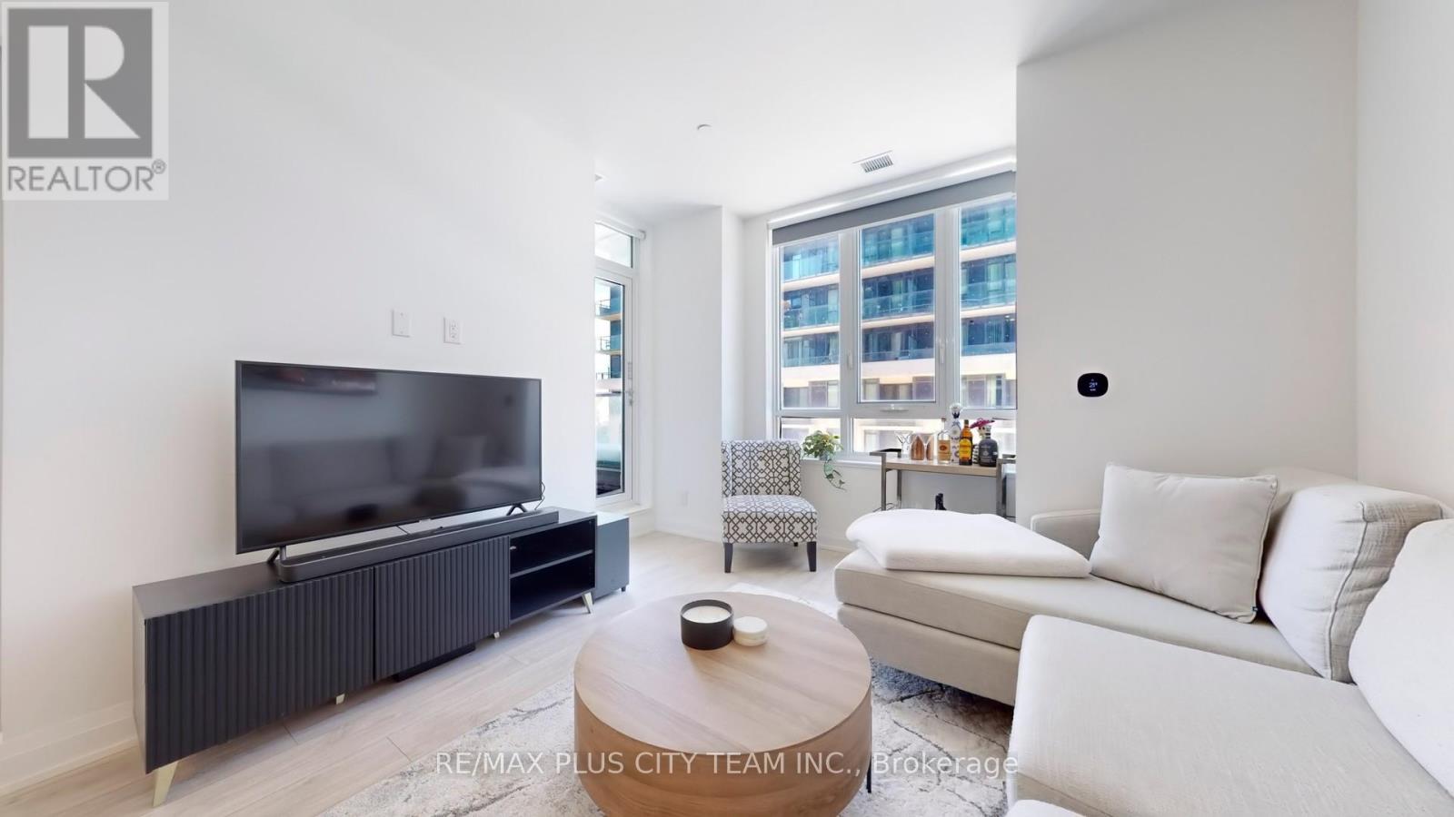 205 - 70 Annie Craig Drive W, Toronto, Ontario M8V 0G2 - Photo 3 - W13676070