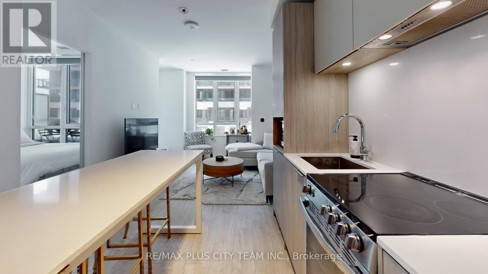 205 - 70 Annie Craig Drive W, Toronto, Ontario M8V 0G2 - Photo 8 - W13676070