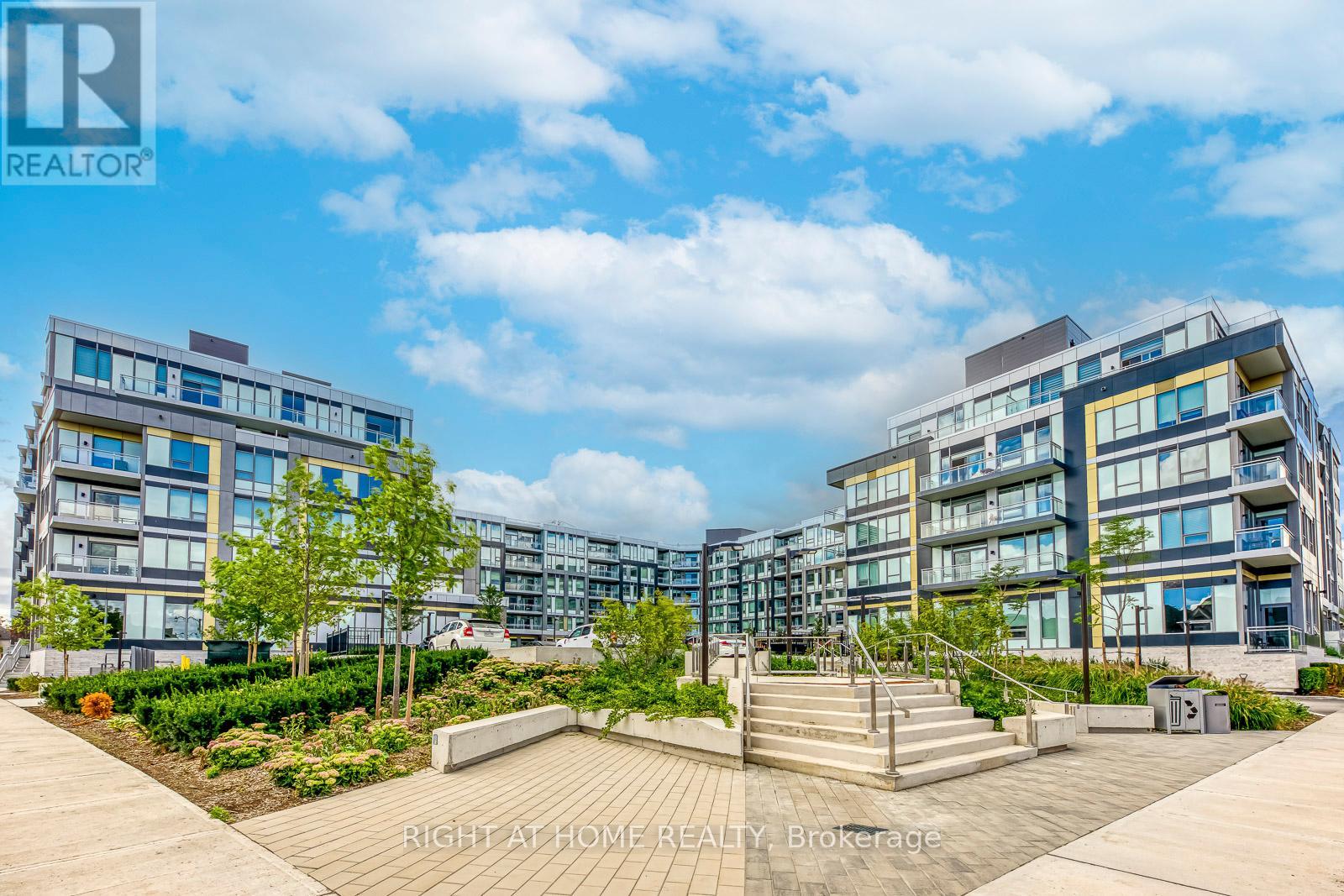 538 - 2501 Saw Whet Boulevard, Oakville, Ontario  L6M 5N2 - Photo 2 - W13676086