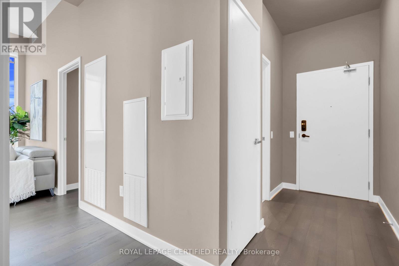 5907 - 3900 Confederation Parkway, Mississauga, Ontario  L5B 0M3 - Photo 7 - W13676114