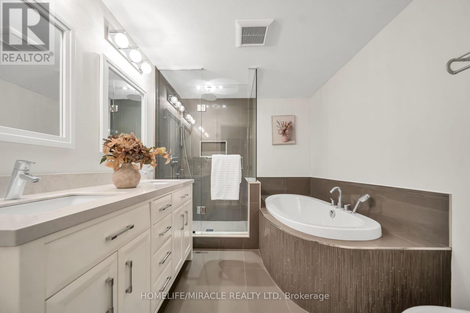 271 Oakhill Road, Mississauga, Ontario  L5G 2P8 - Photo 39 - W13676170