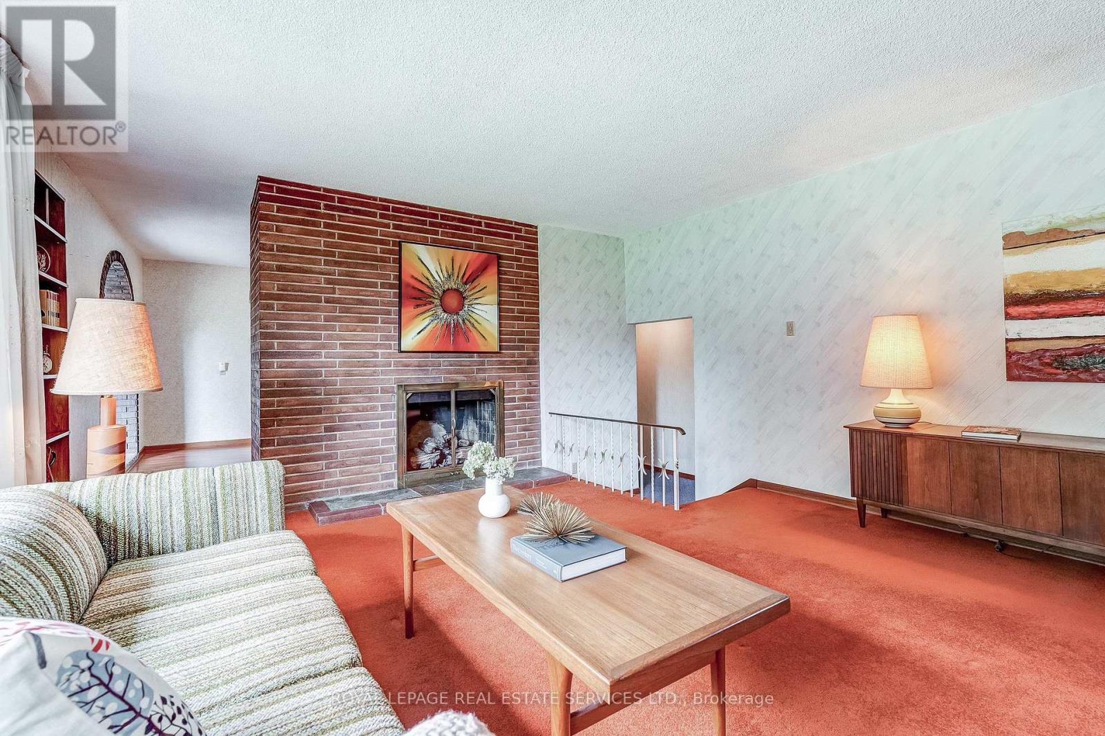 4 Sora Drive, Mississauga, Ontario  L5M 1A8 - Photo 3 - W13676188
